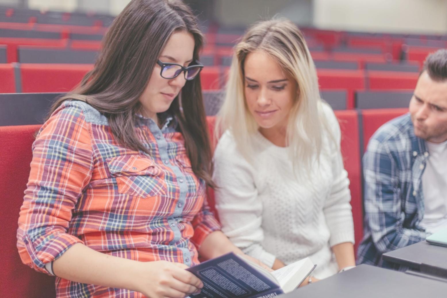 Zajęcia praktyczne z opieki nad dziećmi w Plexnova Academy